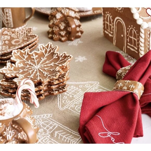 NEW Pottery Barn Gingerbread House Stoneware Napkin Rings Set/4 Christmas - Picture 4 of 5